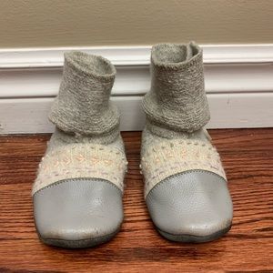 Nooks - toddler wool slippers - size 7